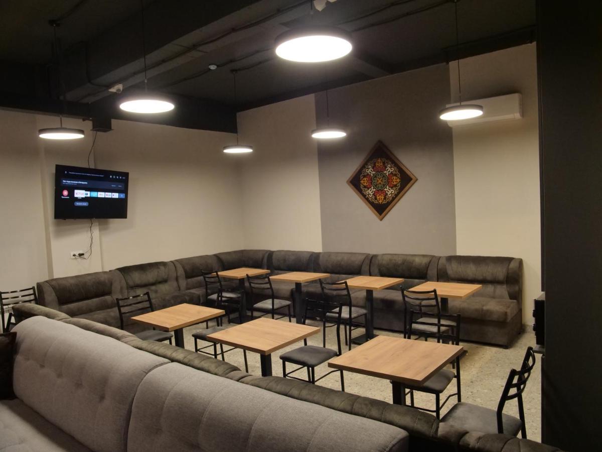 Muras Hostel Bishkek Ngoại thất bức ảnh
