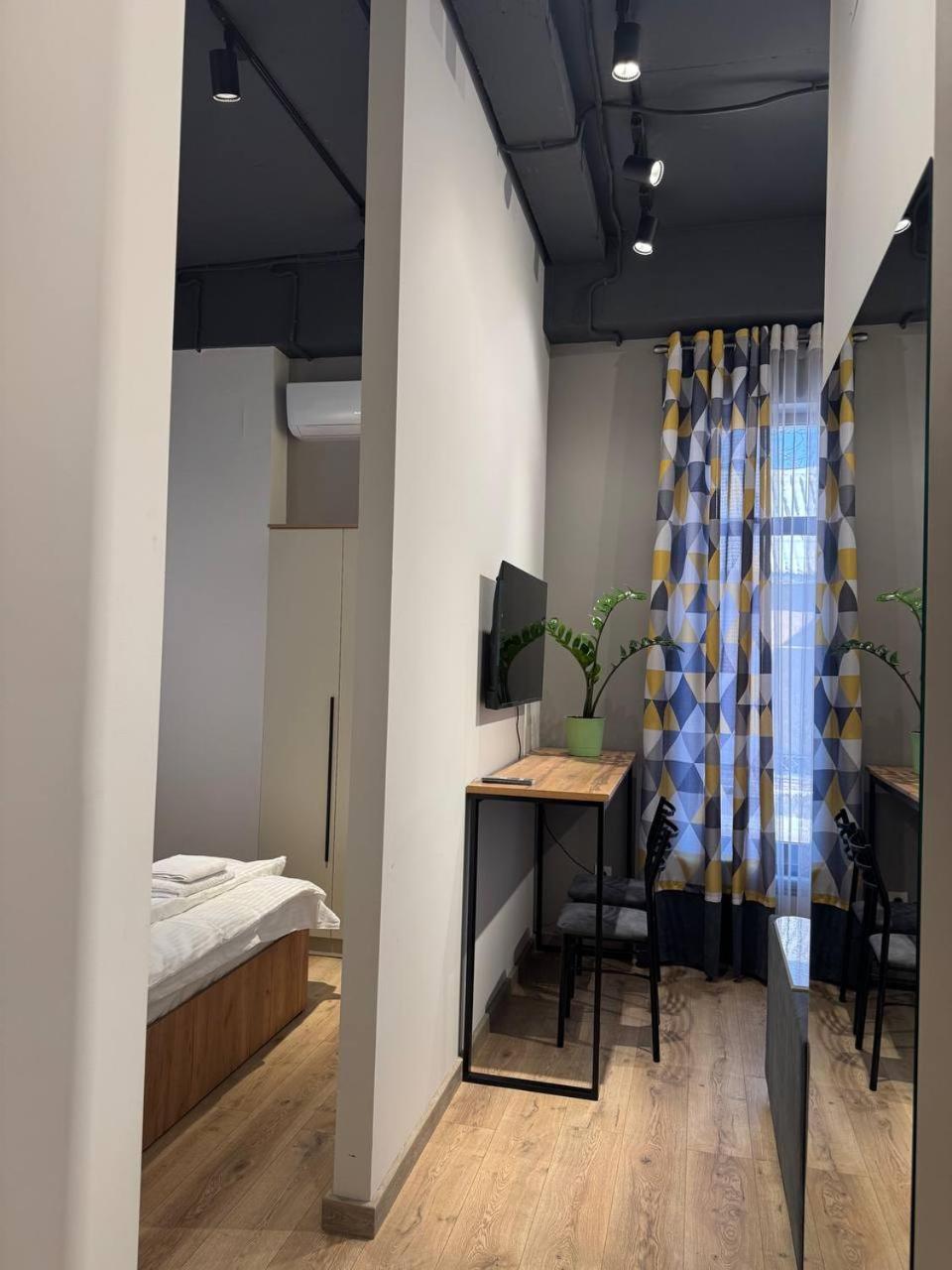 Muras Hostel Bishkek Ngoại thất bức ảnh